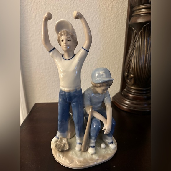 Paul Sebastian 1989 Figurine - Picture 2 of 5